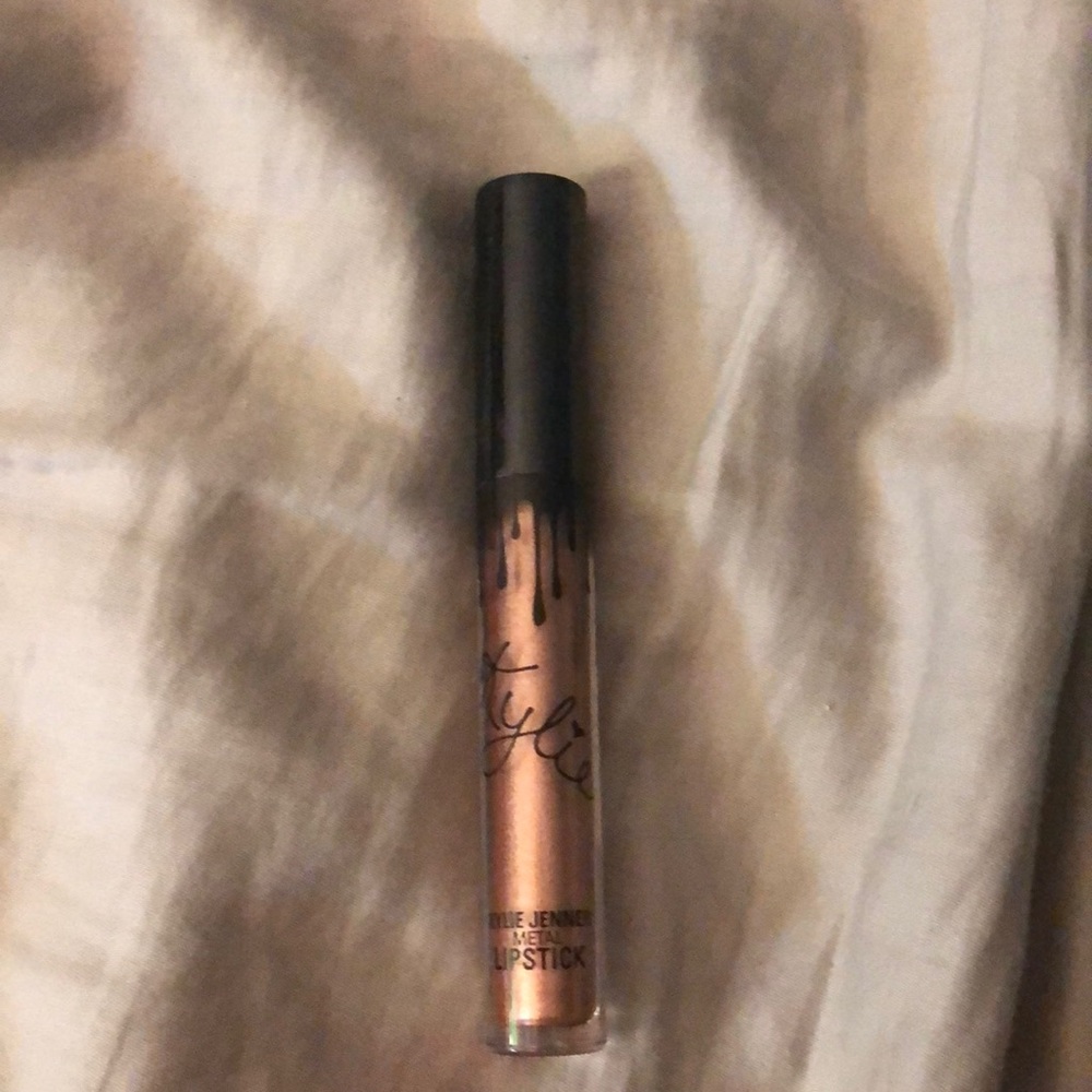 Kylie cosmetics metal in King K